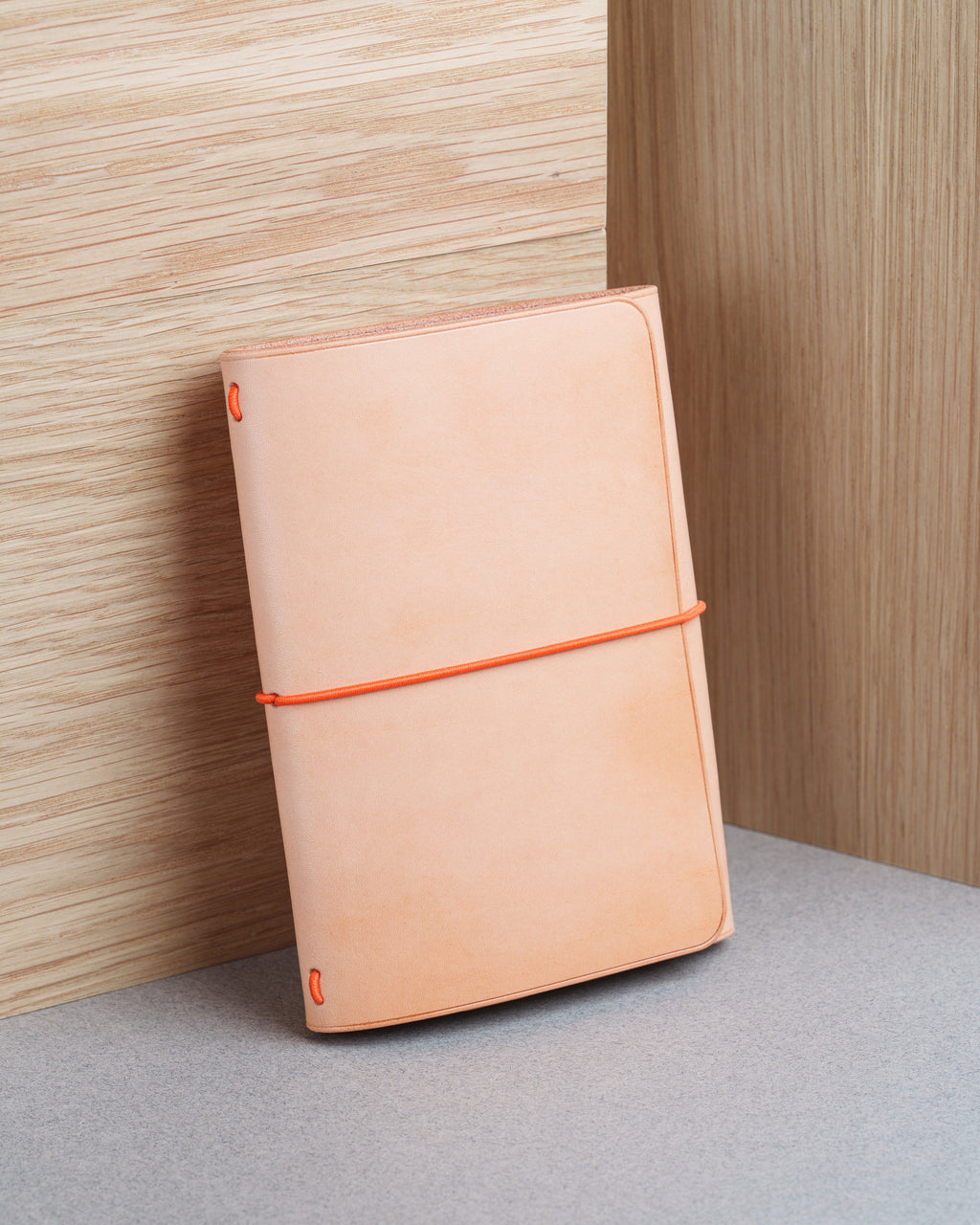 Natural Buttero Leather Trifold Cover