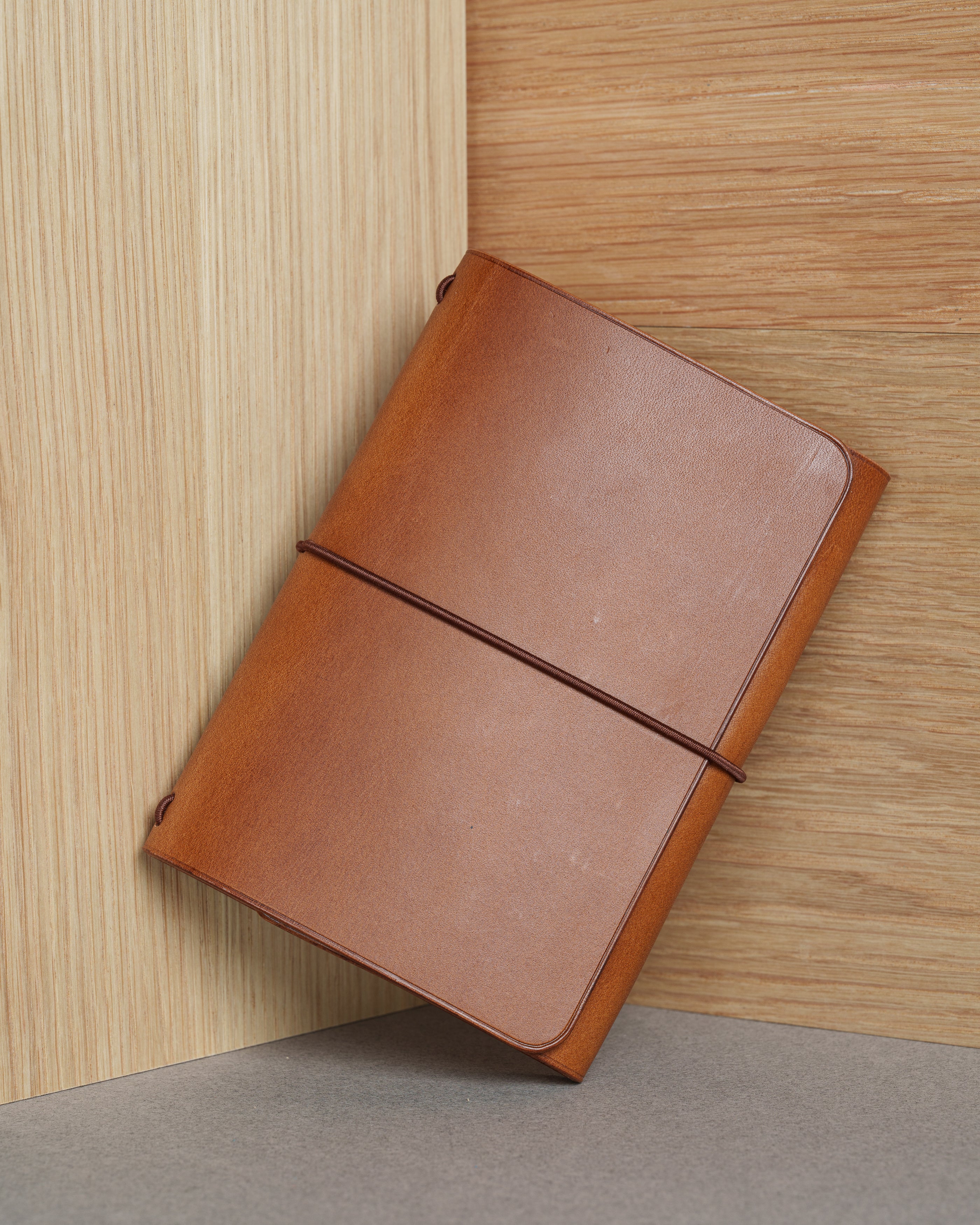 Whisky Buttero Leather Trifold Cover