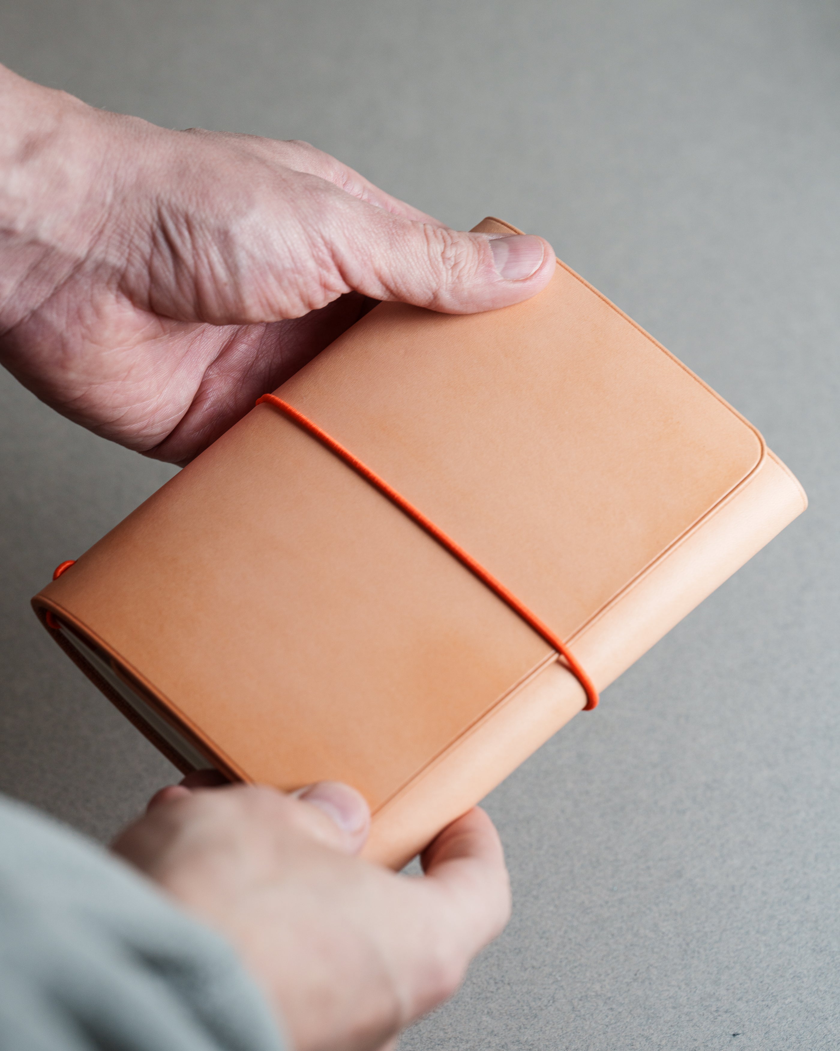 Natural Buttero Leather Trifold Cover
